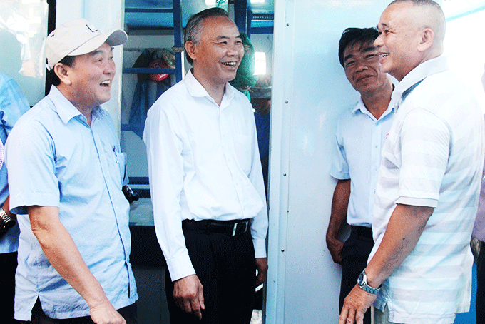 Quyết tâm ngăn chặn khai thác hải sản bất hợp pháp