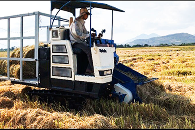 Đề tài hoàn thiện máy cuốn rơm: Thuận lợi thu gom rơm, rạ