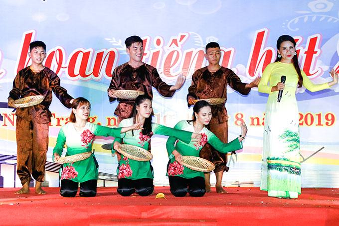 Mượt mà tiếng hát đồng quê