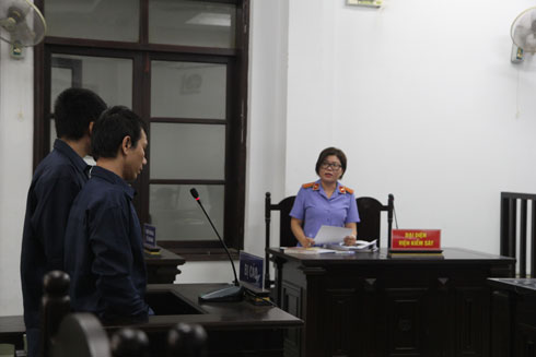 Đại diện Viện Kiểm sát luận tội.