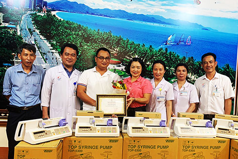 Tiếp nhận 5 máy bơm tiêm điện tự động