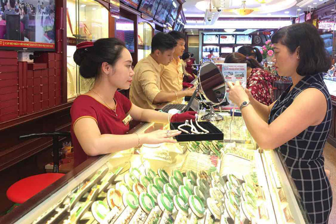 Đảo chiều, giá vàng SJC vượt qua mốc 42 triệu đồng mỗi lượng