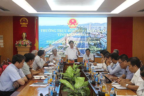 Ông Nguyễn Tấn Tuân phát biểu tại phiên họp