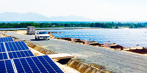 Điện mặt trời chờ giá mua mới