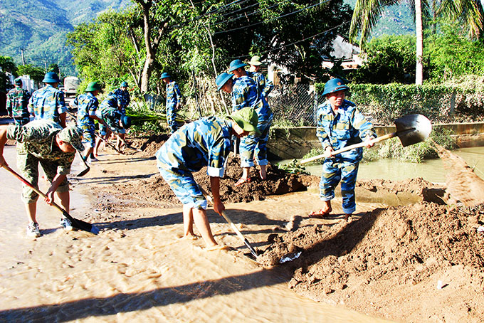 Thắm tình quân dân