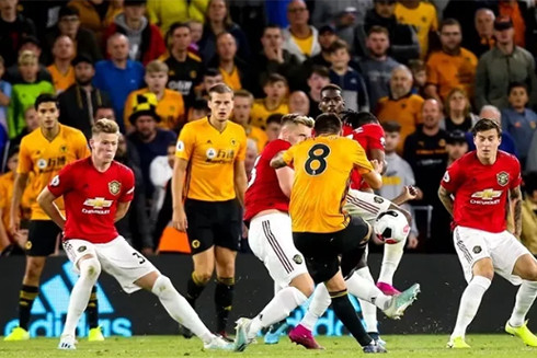 Manchester United chia điểm với Wolverhampton Wanderers một cách khá đáng tiếc.