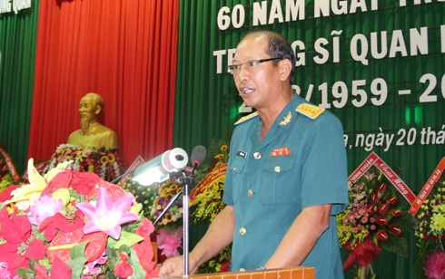 Đại tá Ngô Vĩnh Phúc - Hiệu trưởng nhà trường đọc diễn văn kỷ niệm.