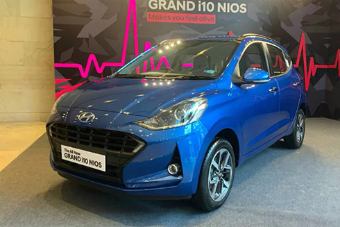 Hyundai Grand i10 Nios ra mắt ngày 20/8 tại Ấn Độ với màu xanh mới. Ảnh: News18