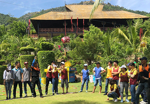 100 vận động viên khối Nội chính thi trò chơi dân gian