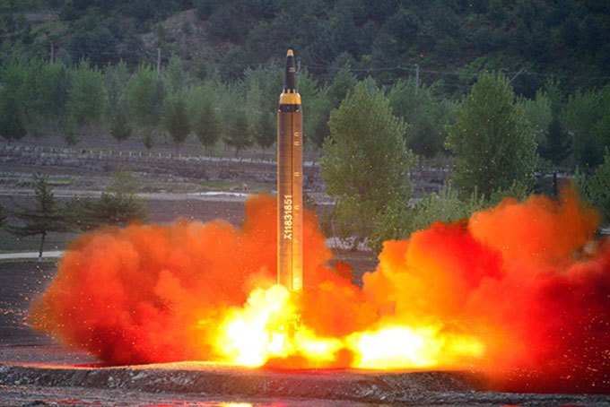 Tên lửa Triều Tiên rời bệ phóng. Ảnh: KCNA.