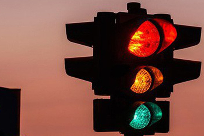 Xem xét đề xuất bật đèn tín hiệu giao thông trên Quốc lộ 1 suốt đêm