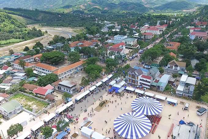 Trung tâm thị trấn Tô Hạp, huyện Khánh Sơn.