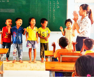 Trẻ em dân tộc thiểu số: Được tăng cường tiếng Việt
