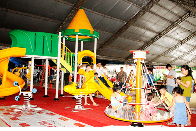 Mô hình trưng bày dụng cụ thể thao của Công ty TNHH Việt Pháp tại hội chợ.