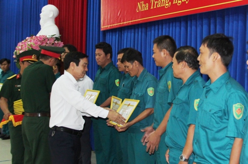 TP. Nha Trang sơ kết 10 năm xây dựng nền quốc phòng toàn dân