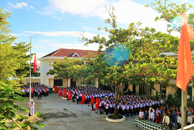 Khánh Hòa rộn ràng khai giảng năm học mới