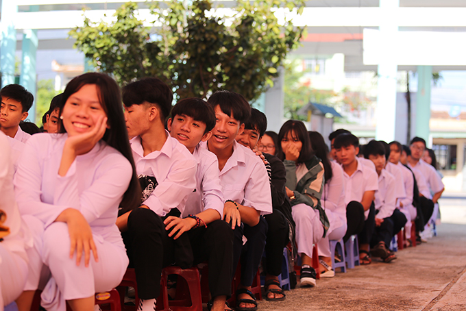 Nét mặt rạng rỡ của các học sinh trong ngày khai giảng năm học mới