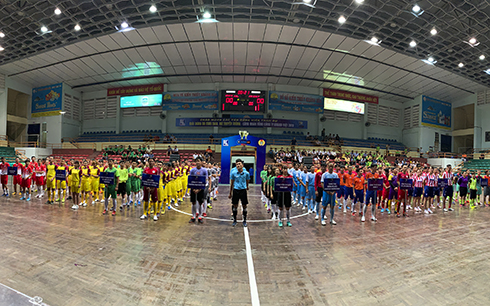 15 teams compete in mini football contest of Khanh Viet Corporation
