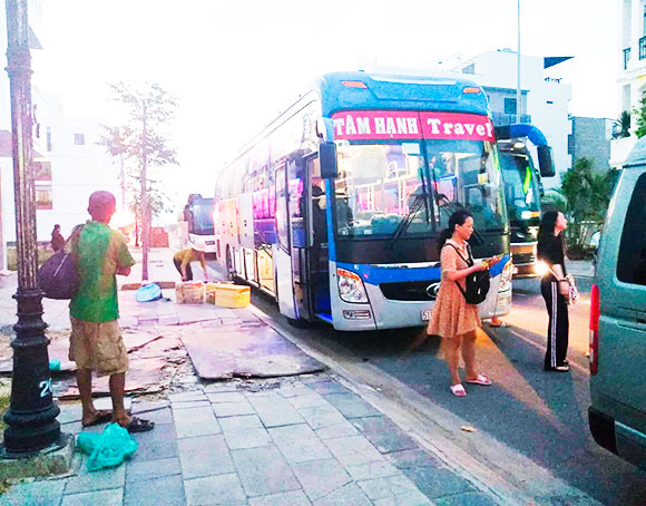 Nhiều điểm đón khách trá hình trong khu đô thị