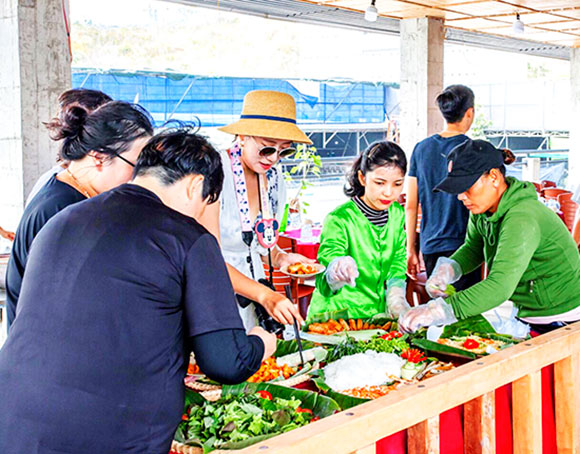 Đẩy mạnh khai thác tour du lịch ẩm thực