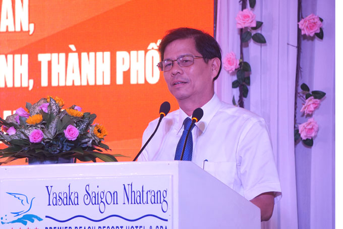 Ông Nguyễn Tấn Tuân phát biểu tại hội nghị.