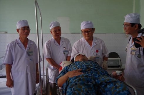 Bệnh nhân được đưa về chữa trị tại Bệnh viên Quân y 87.