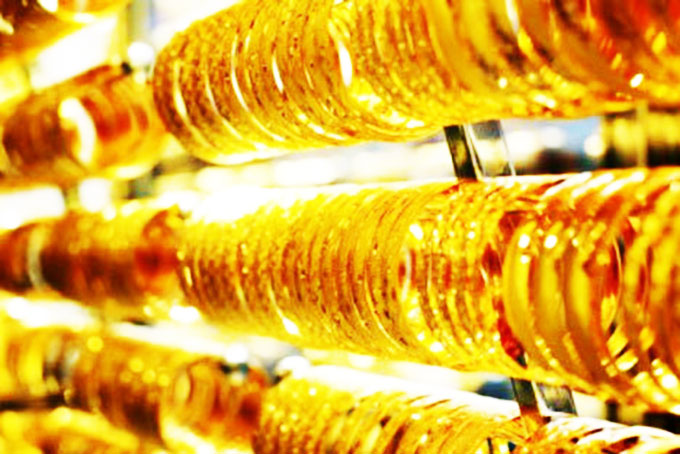 Giá vàng hôm nay 18/9, chao đảo trên đỉnh cao