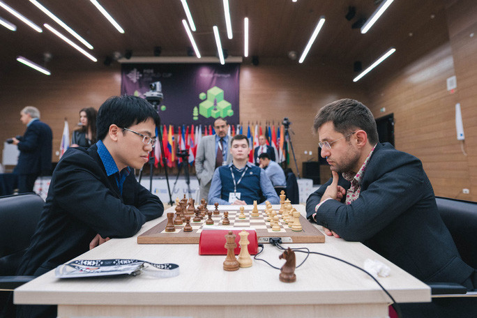 Lê Quang Liêm cầm chân ĐKVĐ Levon Aronian ở 2 ván tiêu chuẩn vòng 4.