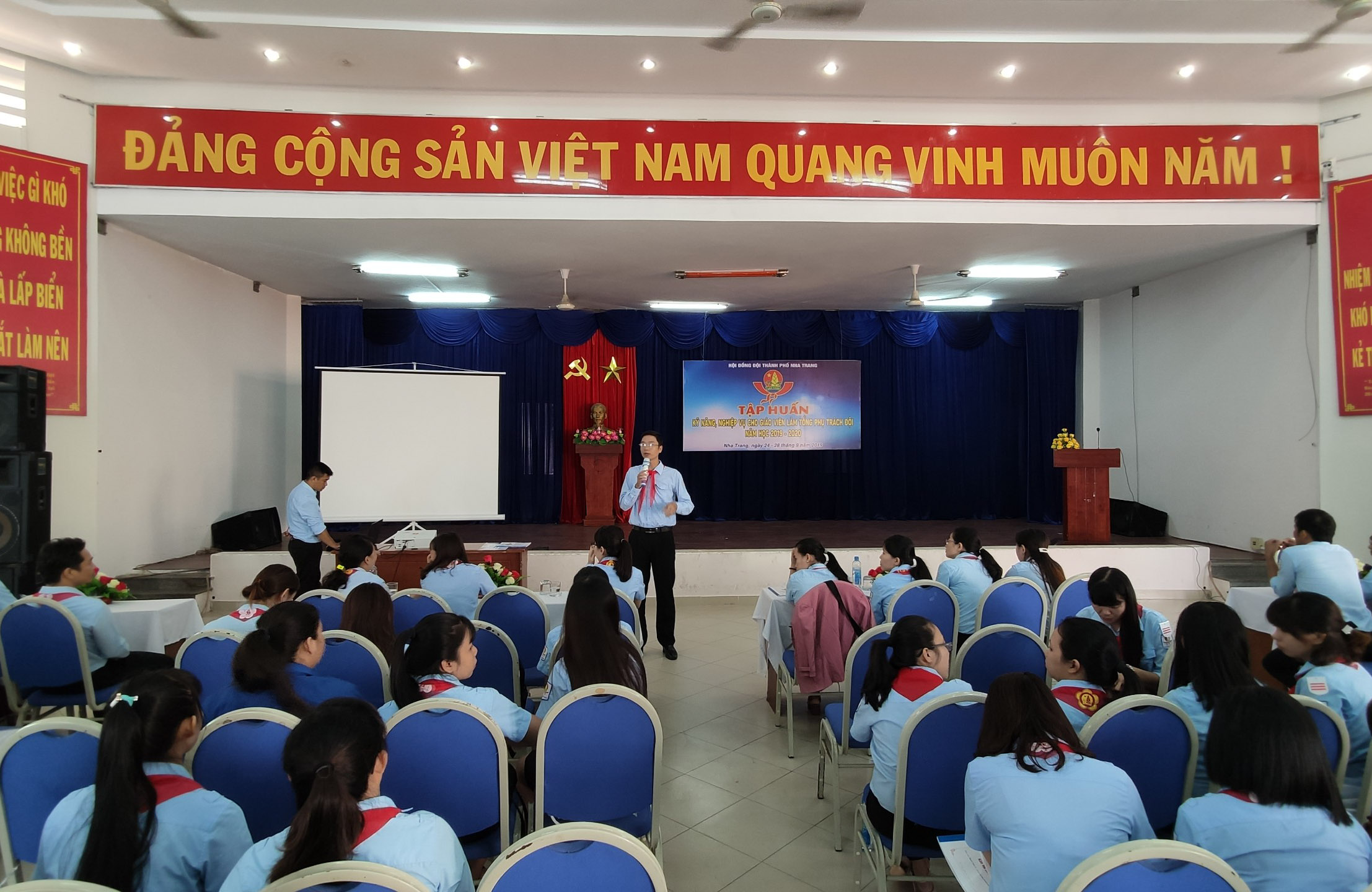 Lớp tập huấn kỹ năng cho các Tổng phụ trách Đội 