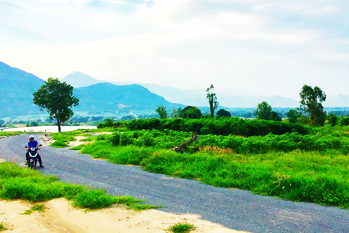 Dự án Nhà máy Điện năng lượng mặt trời Ami Khánh Hòa: Vì sao người dân không nhận tiền đền bù?