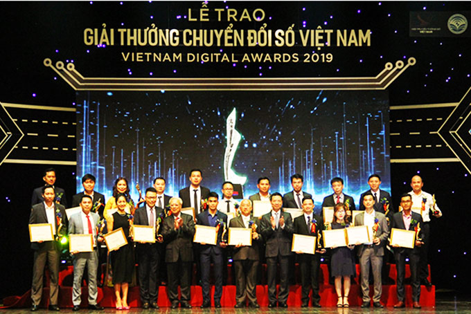 Trao giải thưởng Chuyển đổi số Việt Nam 2019.