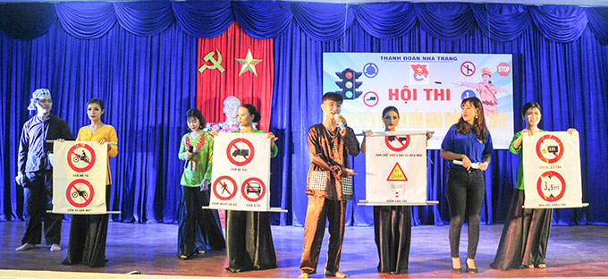 Hội thi Thanh niên với văn hóa giao thông do Thành đoàn Nha Trang tổ chức.