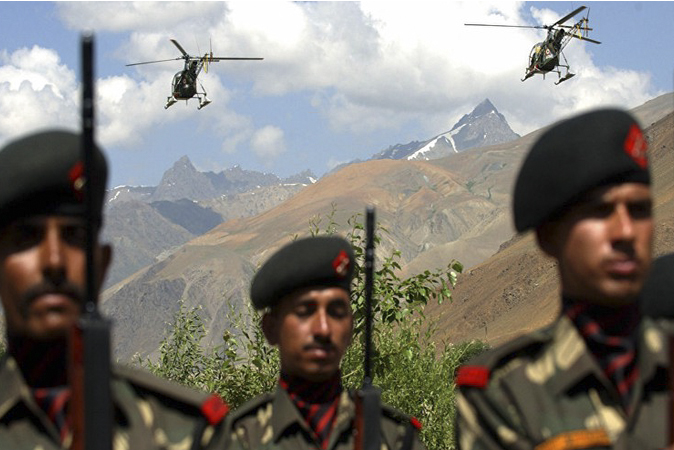Ấn Độ tập trận quân sự gần biên giới với Trung Quốc
