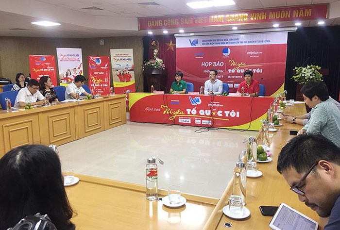 Quang cảnh buổi họp báo.