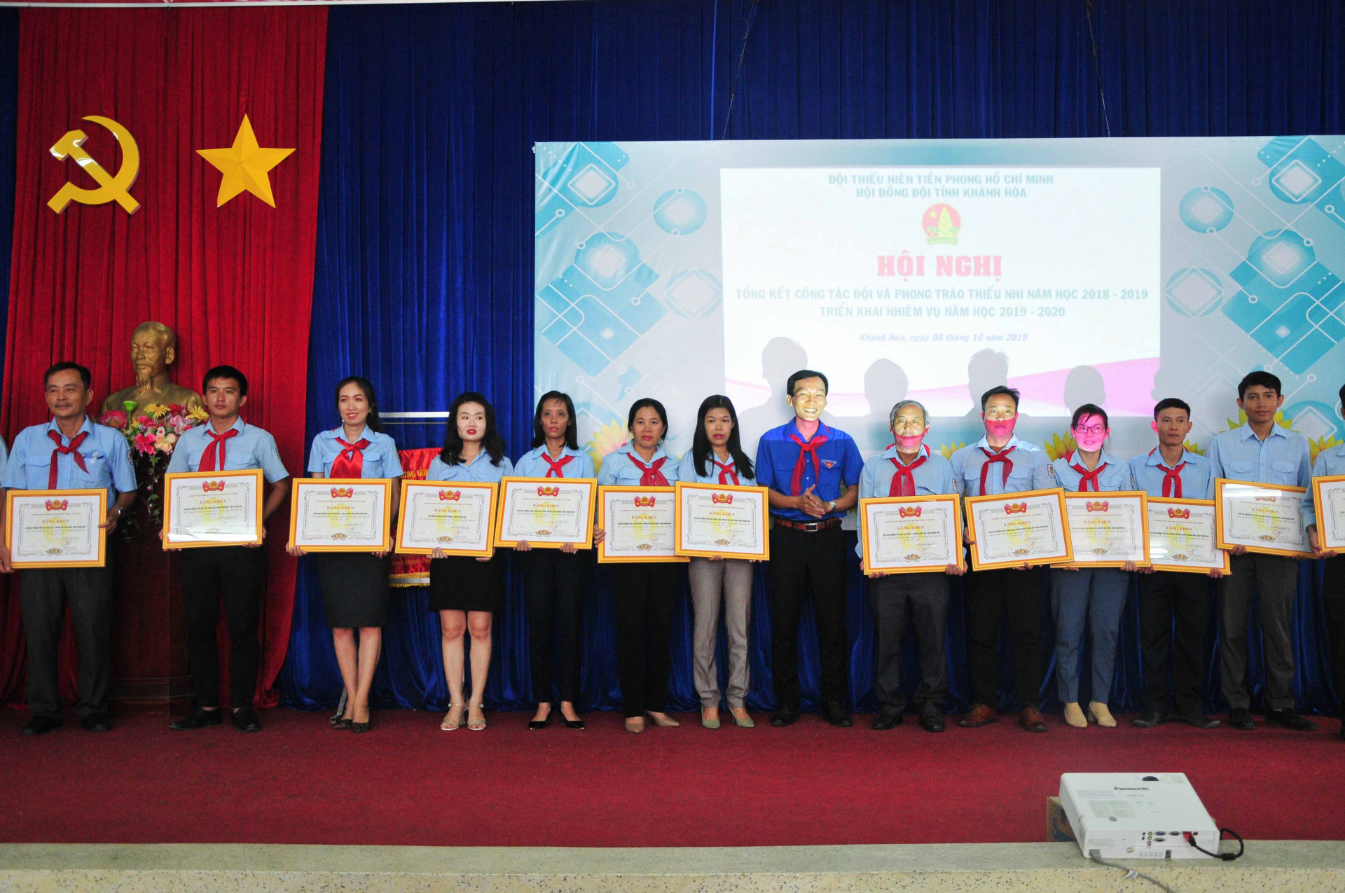 Các tập thể xuất sắc nhận khen thưởng của Hội đồng Đội Trung ương