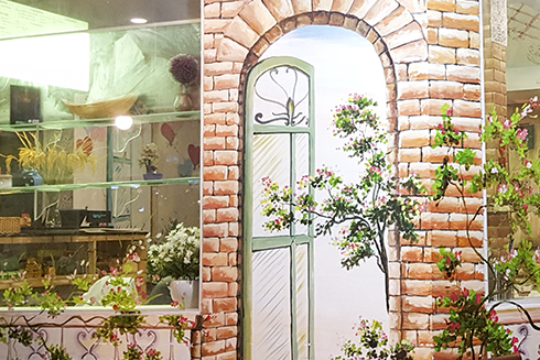 Những ô cửa sắc màu