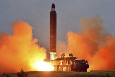Một vụ phóng tên lửa của Triều Tiên (Ảnh: AFP).