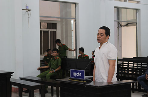 Đâm chết vợ vì ghen vô cớ