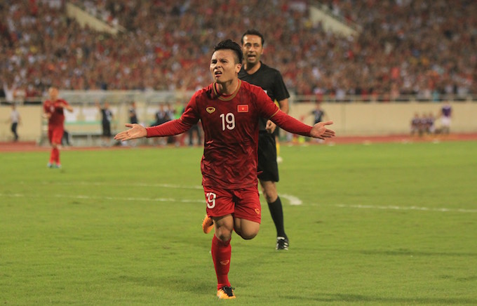 Quang Hải tỏa sáng ghi bàn thắng duy nhất cho tuyển Việt Nam trước Malaysia. 