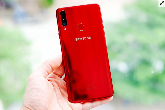 Smartphone 3 camera giá rẻ nhất của Samsung