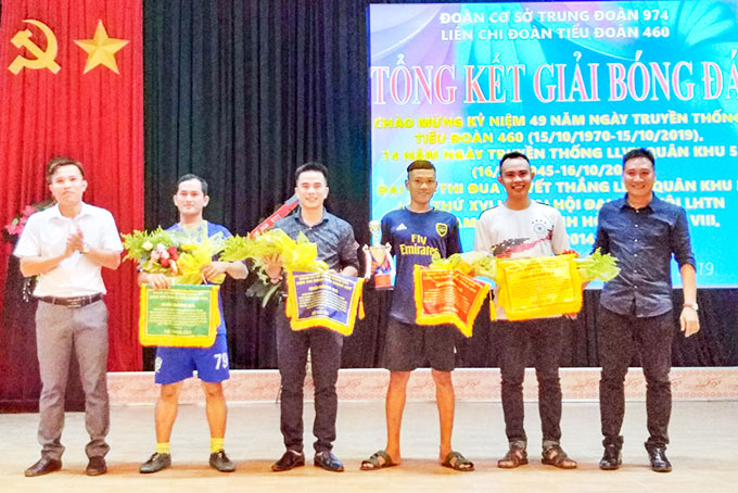 Giải bóng đá mini truyền thống Tiểu đoàn 460: Đoàn xã Diên Thọ đạt giải nhất