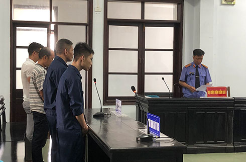 Môi giới, chứa mại dâm, 4 bị cáo lãnh án