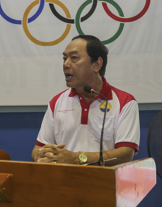 Đồng chí Trần Văn Thắng-Phó Trưởng ban Thường trực Ban Tuyên giáo Tỉnh ủy, Trưởng Ban tổ chức hội thao đọc diễn văn khai mạc.