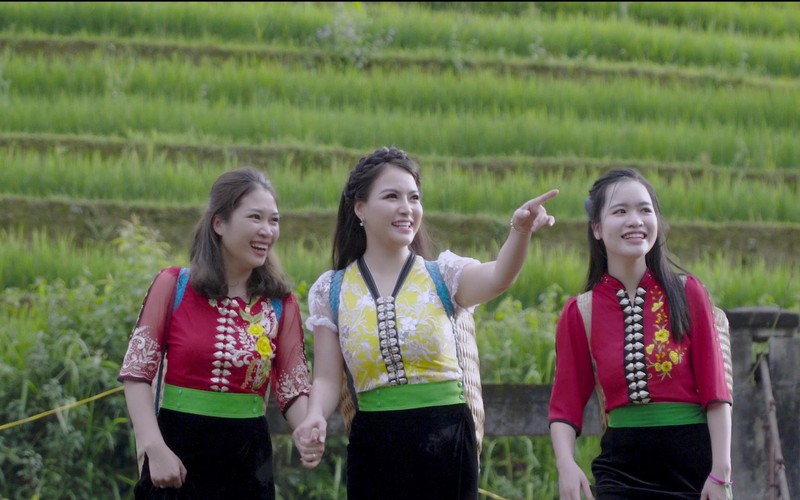 MV  "Tình em " của ca sĩ Đinh Trang
