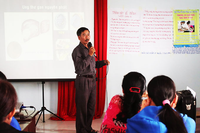 Thực hành truyền thông phòng, chống bệnh viêm gan vi rút B  cho nhân viên y tế huyện Cam Lâm.