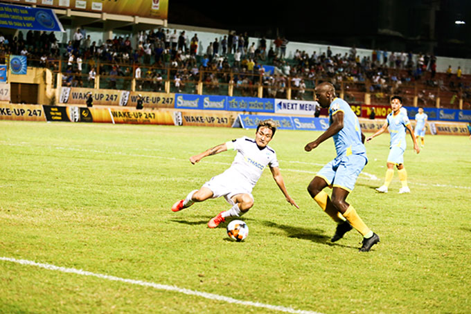 Vòng đấu cuối V.League 1: Vé &quot;vớt&quot; về tay ai?