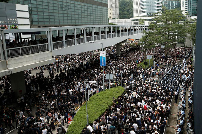 Biểu tình ở Hong Kong. Ảnh: Reuters.