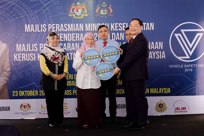 Vinfast đạt chứng nhận an toàn ASEAN NCAP 5 sao cho LUX SA2.0, LUX A2.0 và 4 sao cho Fadil