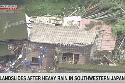 Lở đất và lụt lội nghiêm trọng tiếp diễn tại Nhật Bản