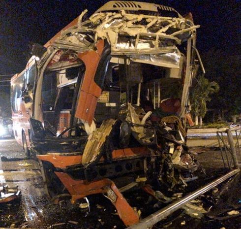 Vụ 2 xe khách tông nhau ở Diên Khánh: Khởi tố tài xế xe khách hãng Phương Trang